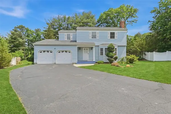 19 Sherwood Court, Ronkonkoma, NY 11779