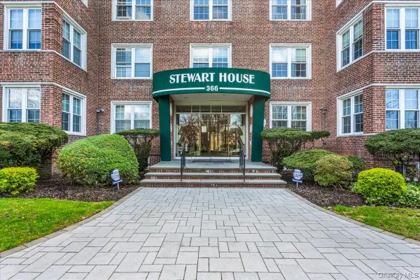 366 Stewart Avenue #C4, Garden City, NY 11530