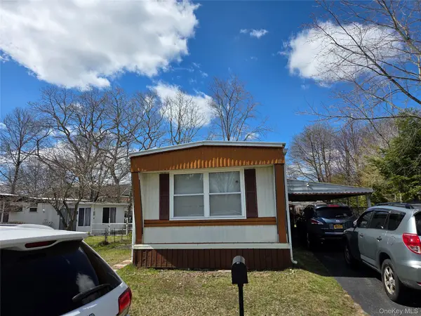 22 Buttercup Drive, Bohemia, NY 11716