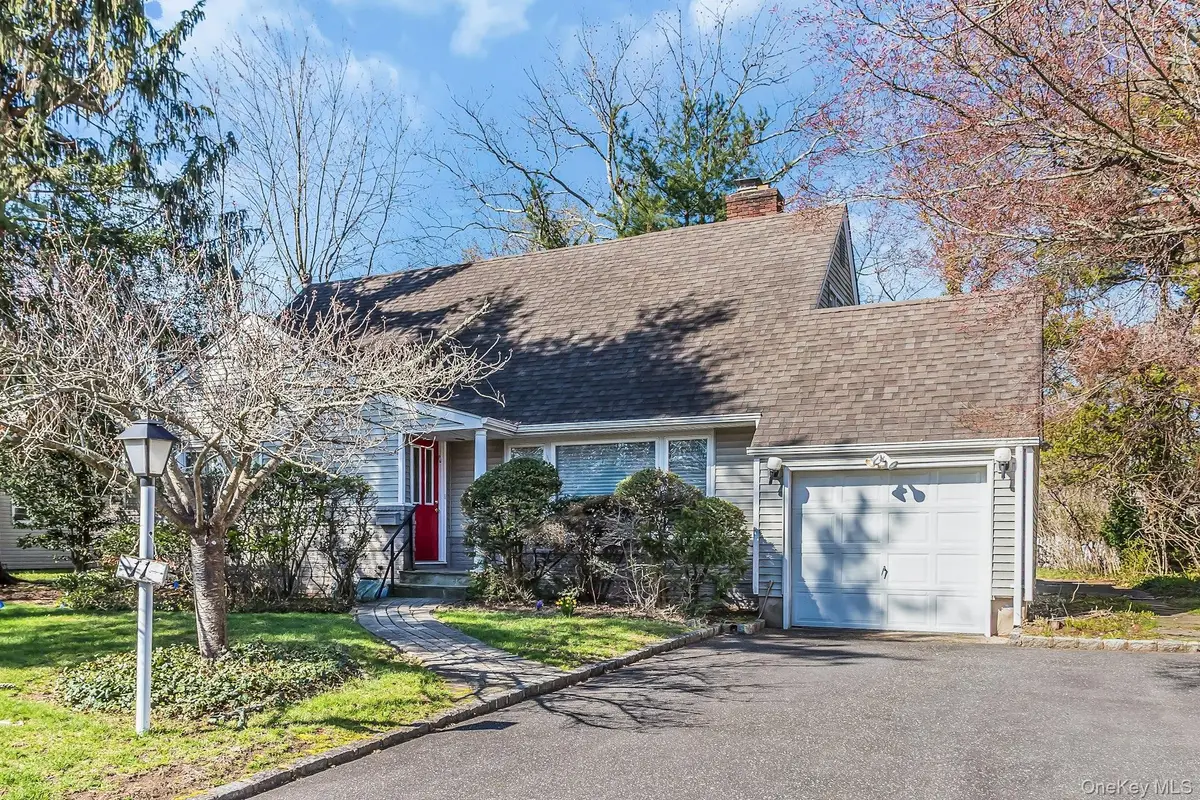 11 Rockhill Road, East Hills, NY 11577 - #1