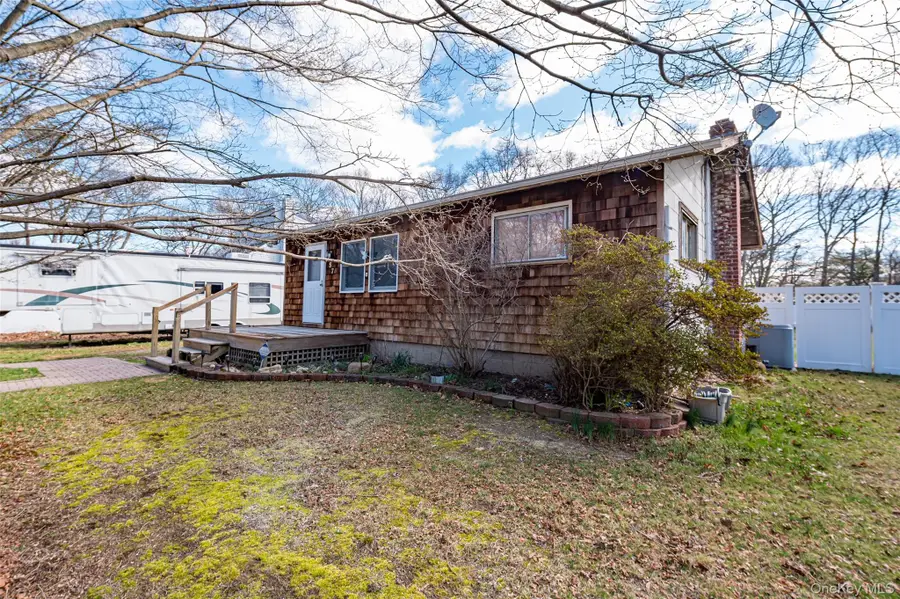 157 Hawthorne Street, Mastic, NY 11950 - #3