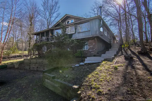 10 Tagliabue Road, Shoreham, NY 11786