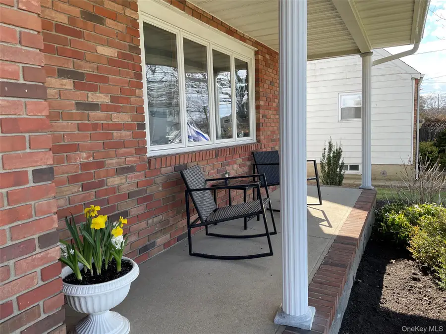 152 N Fulton Avenue, Lindenhurst, NY 11757 - #2