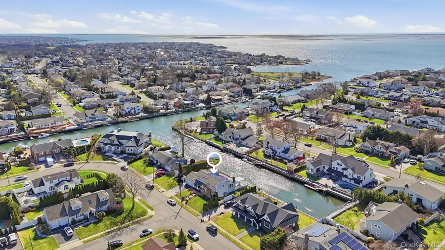 133 Thornwood Road, Massapequa Park, NY 11762 - #3