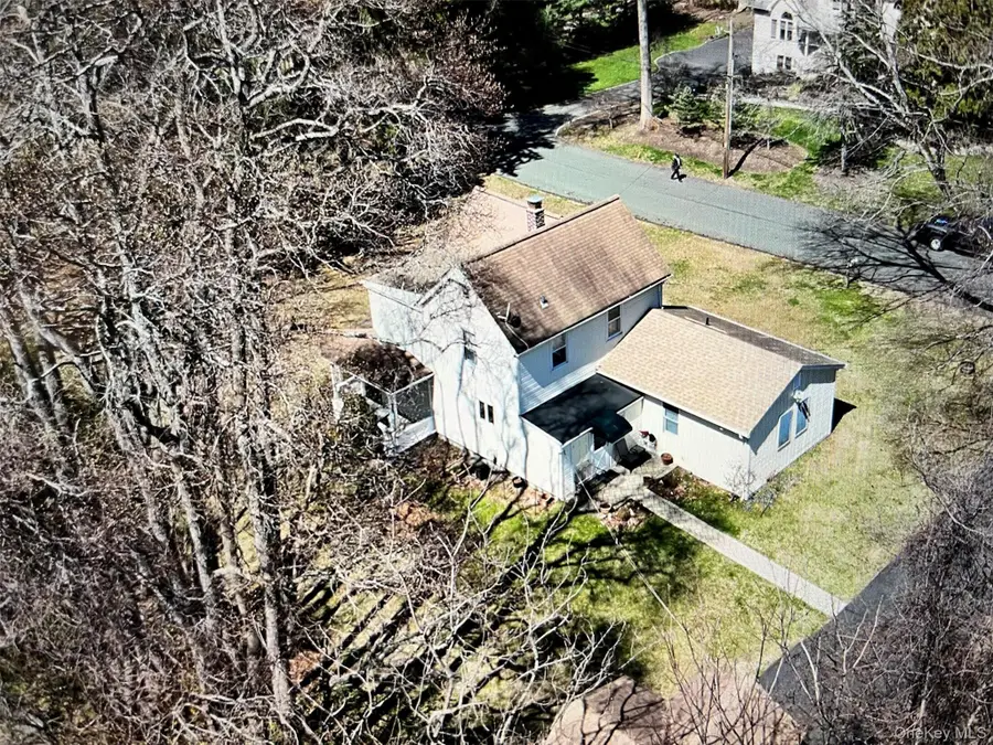 4 Sandhage Drive, Pearl River, NY 10965 - #3