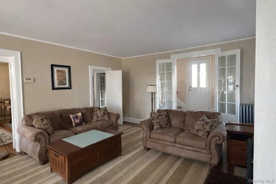 60 Lloyd Avenue, Lynbrook, NY 11563 - #3