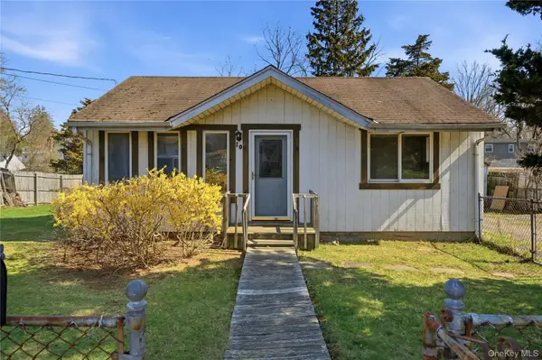 10 Howe Street, Huntington Station, NY 11746