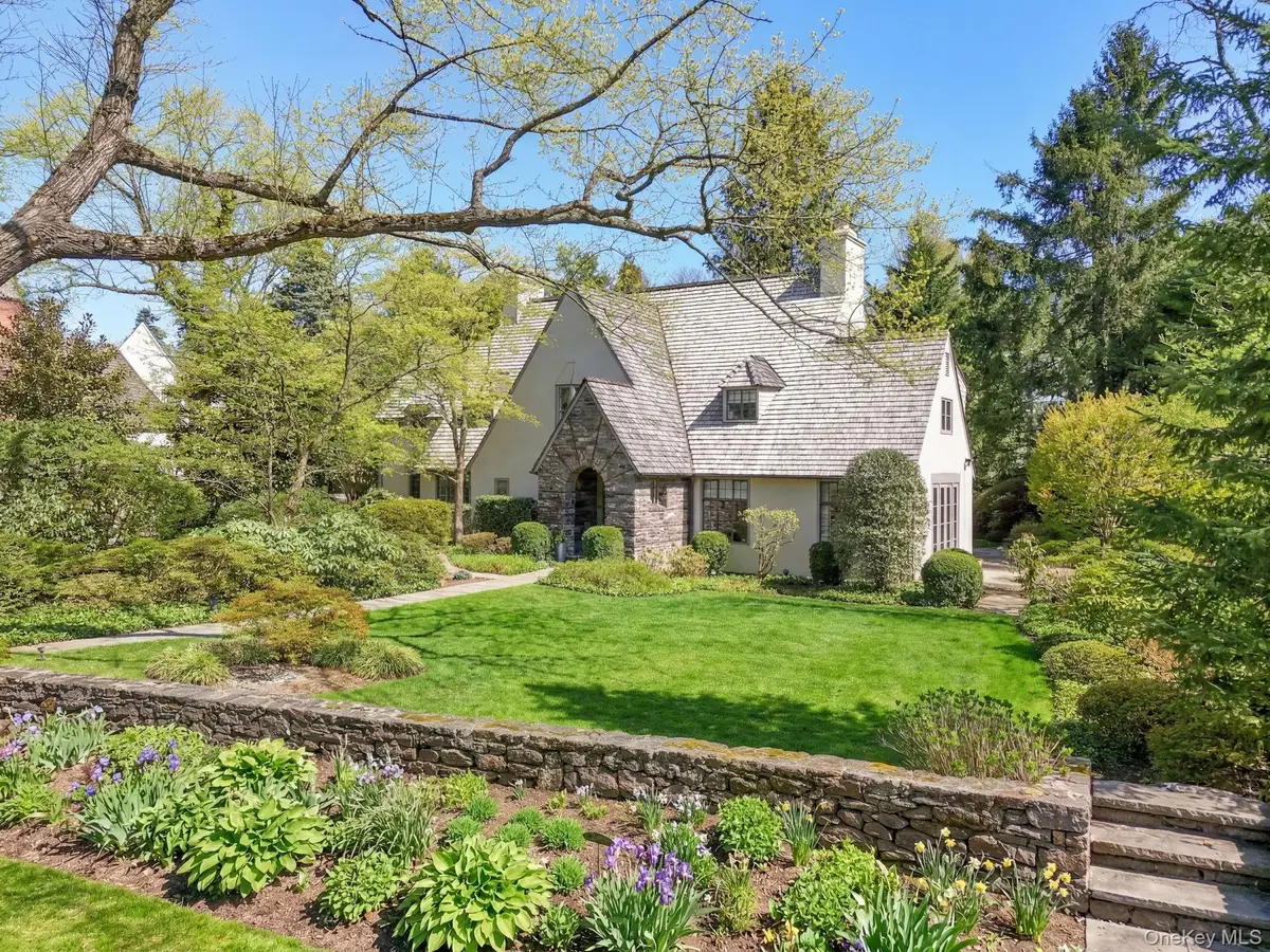 4 High Road, Bronxville, NY 10708 - #1