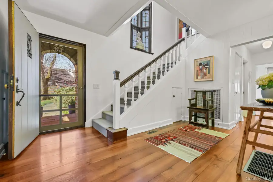 4 High Road, Bronxville, NY 10708 - #3