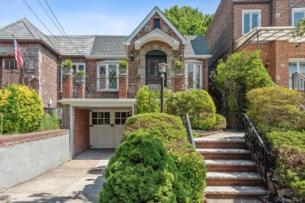 64-23 Alderton Street #PH, Rego Park, NY 11374