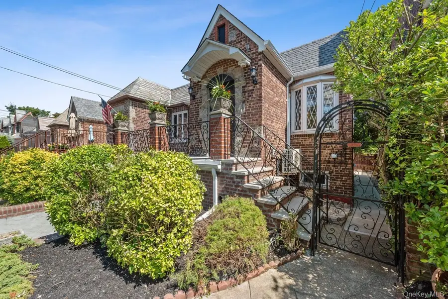 64-23 Alderton Street #PH, Rego Park, NY 11374 - #2