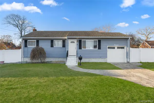 14 Platt Avenue, West Babylon, NY 11704