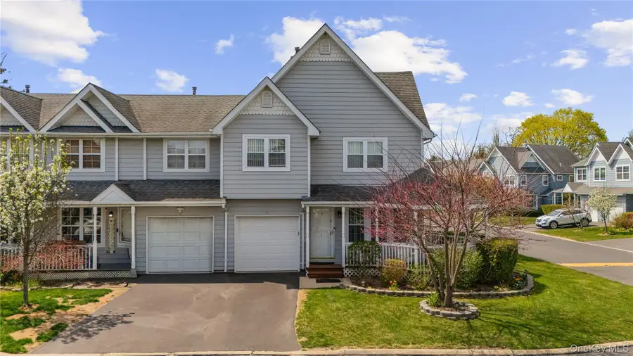 1 Clubhouse Circle, Central Islip, NY 11722 - #2
