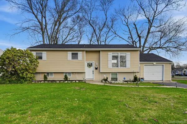 2903 Sipp Avenue, Medford, NY 11763