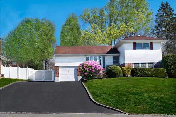 390 Townline Road, Commack, NY 11725