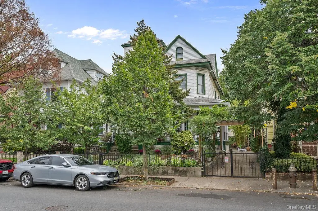 455 E 28th Street, Brooklyn, NY 11226 - #1