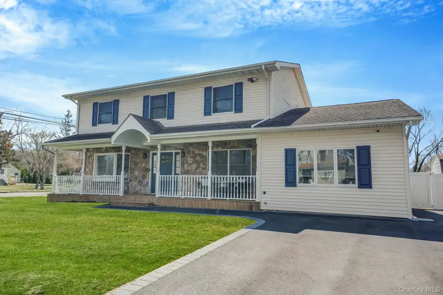 528 Mollie Boulevard, Holbrook, NY 11741 - #2