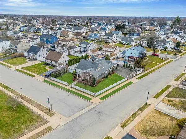 2 Drake Lane, Levittown, NY 11756