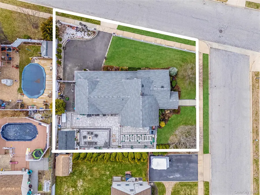 2 Drake Lane, Levittown, NY 11756 - #3