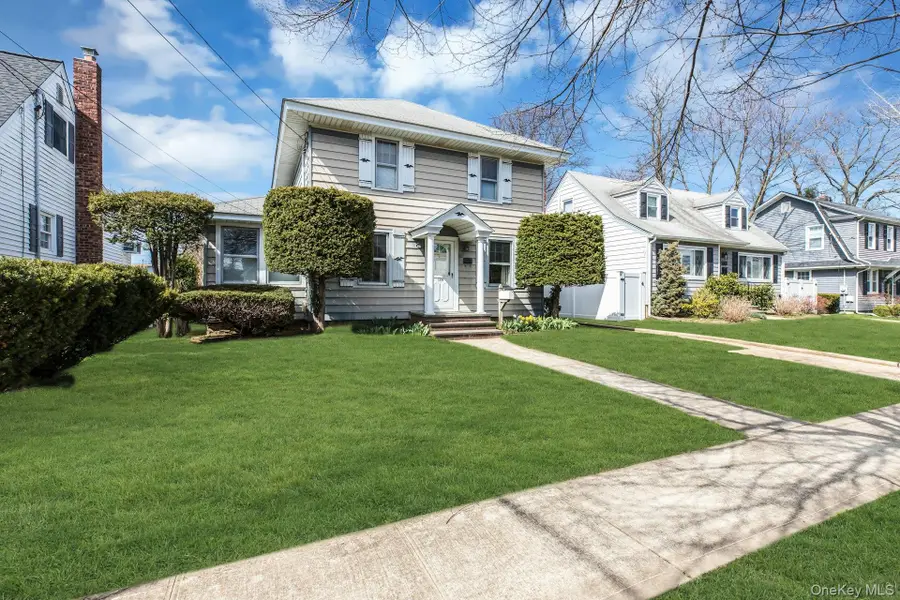 126 Stuyvesant Avenue, Merrick, NY 11566 - #3