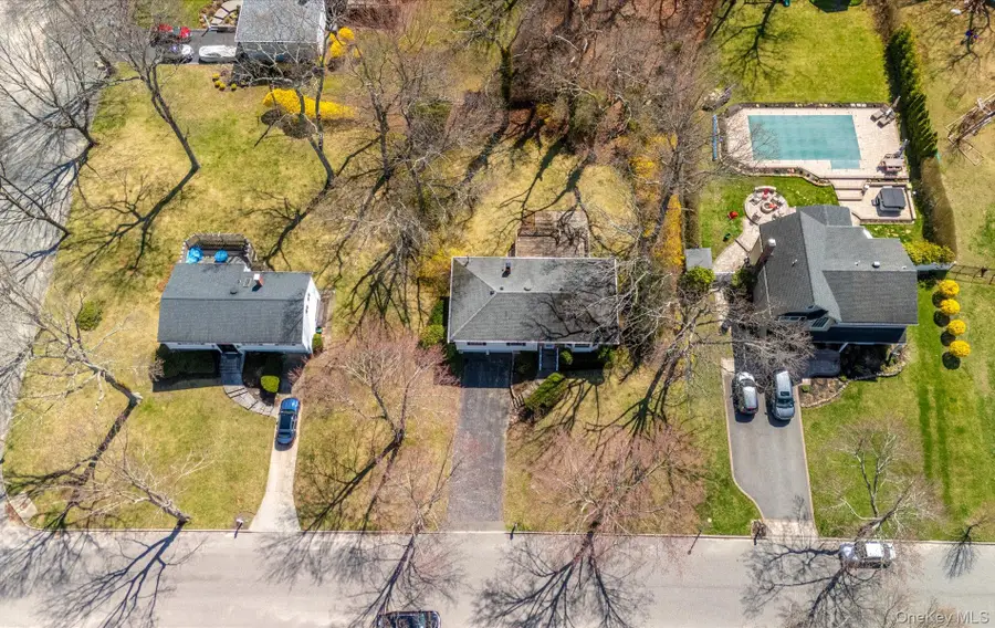 17 Peacock Lane, Commack, NY 11725 - #2