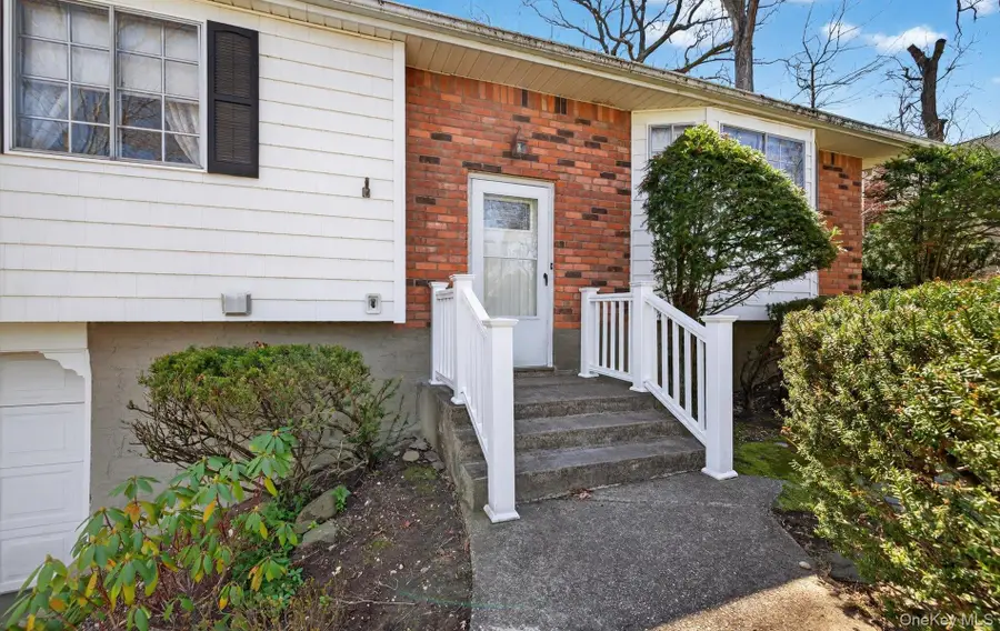 17 Peacock Lane, Commack, NY 11725 - #3