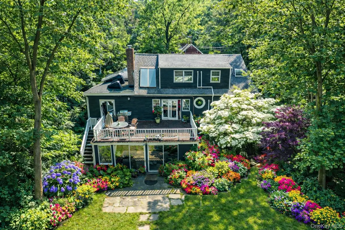 90 E Broadway, Roslyn, NY 11576 - #1