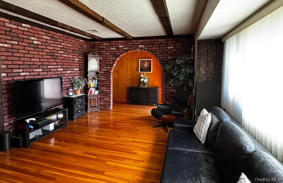 406 Plainview Road, Hicksville, NY 11801 - #2