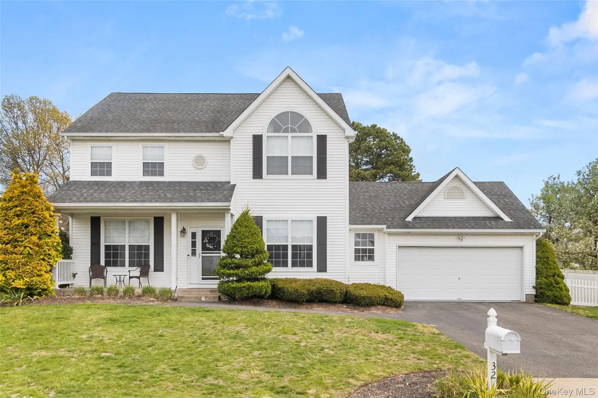 32 Willowbend Lane, Holtsville, NY 11742 - #1