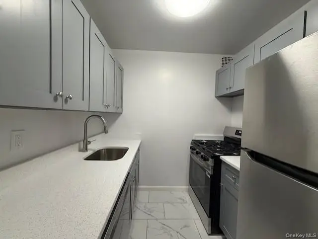 101 Lincoln Avenue #1R, Mineola, NY 11501 - #2