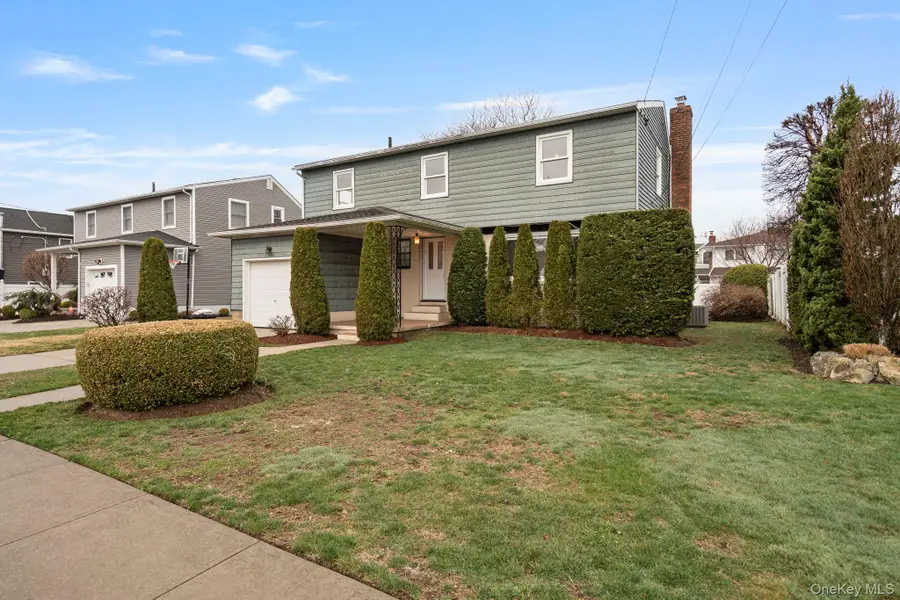 2386 Hampton Avenue, Seaford, NY 11783 - #2