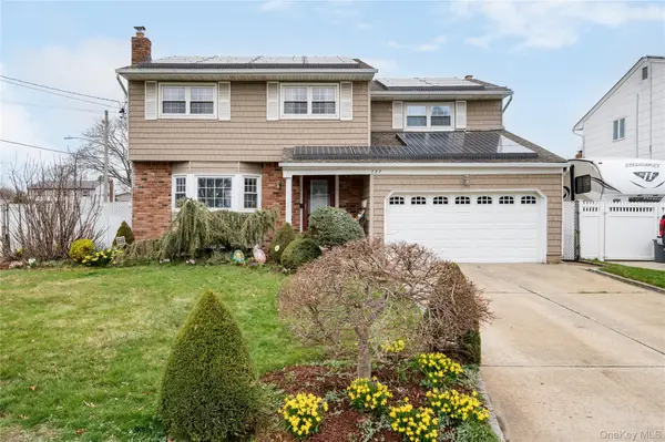 727 Outlook Avenue, West Babylon, NY 11704