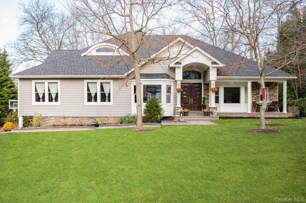 7 Riga Lane, Melville, NY 11747 - #1
