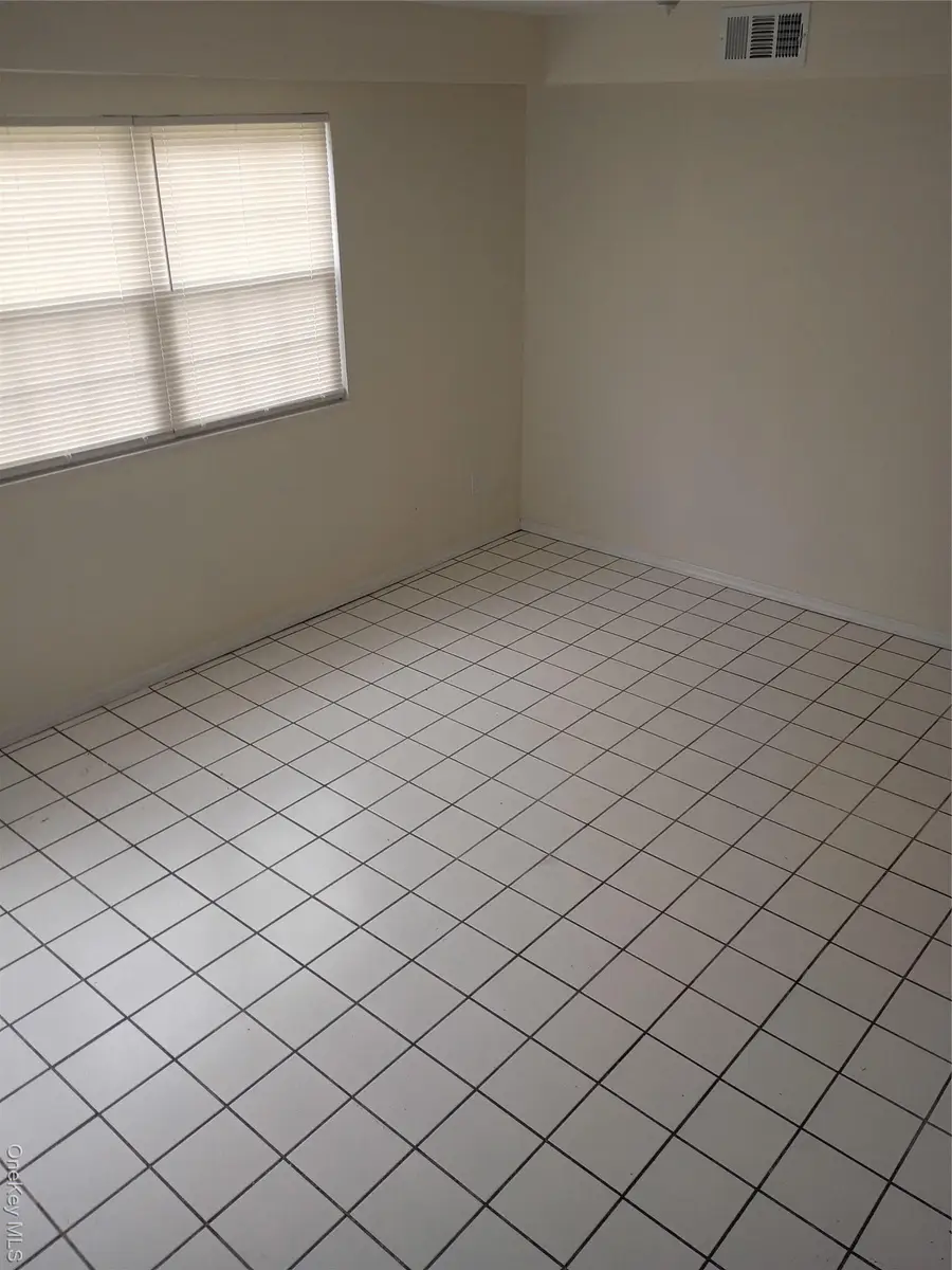 87 Hill Court #87, Calverton, NY 11933 - #2