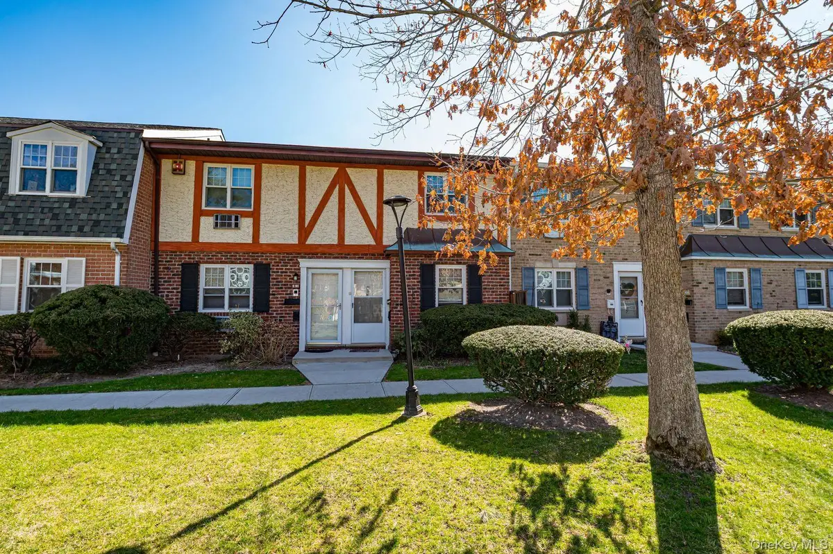 21 Glen Hollow Drive #G30, Holtsville, NY 11742 - #1