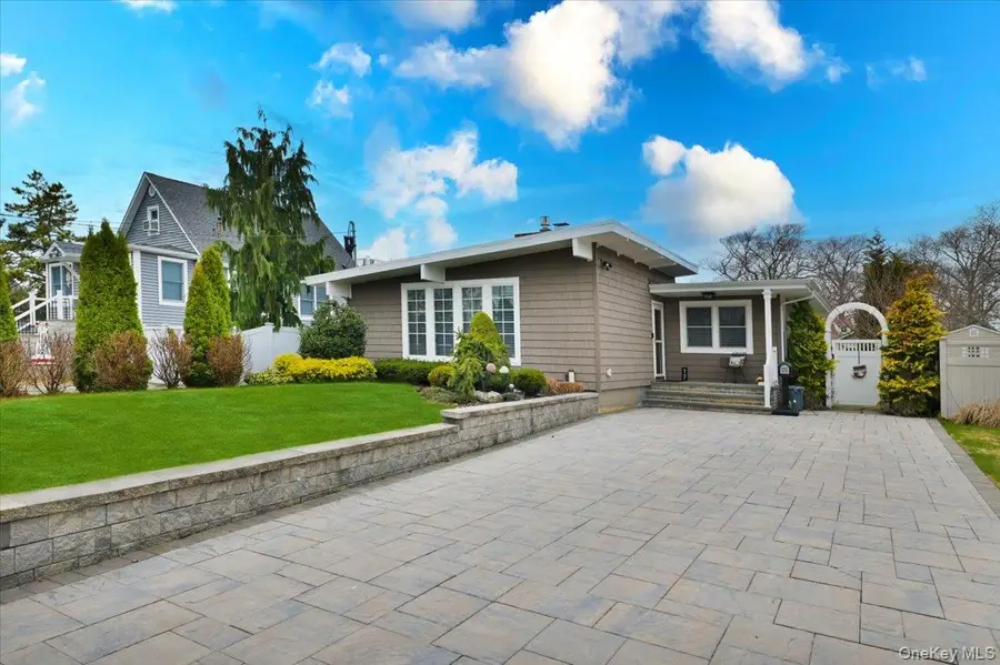 17 Central Avenue, Amityville, NY 11701 - #2