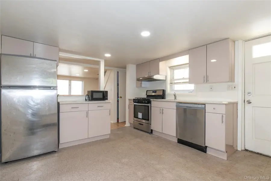 11 Lee Court, Great Neck, NY 11024 - #3