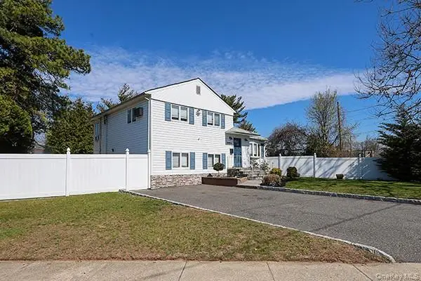 1084 Hicksville Road, Massapequa, NY 11758 - #2