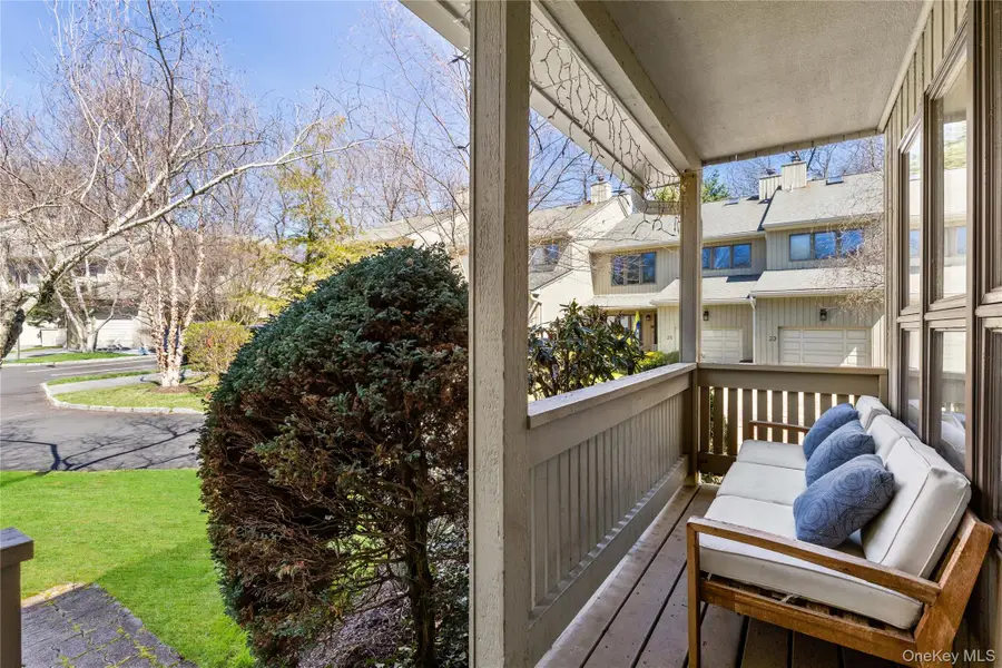 21 Tulip Tree Lane, Mamaroneck, NY 10543 - #3