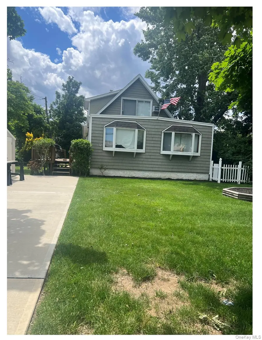 32 Coolidge Street, North Bellmore, NY 11710 - #3