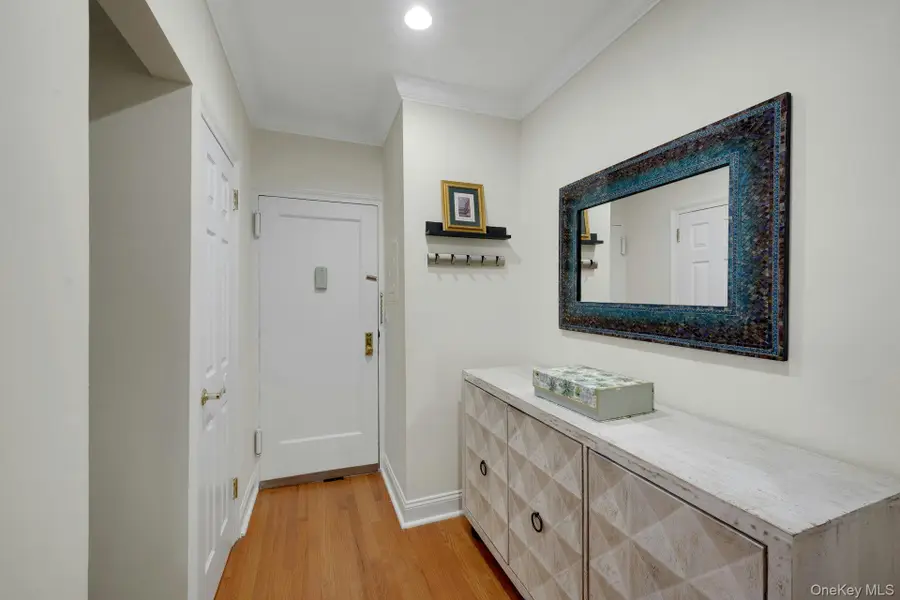 68 E Hartsdale Avenue #5M, Hartsdale, NY 10530 - #3