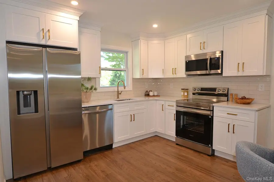 41 Grand Avenue, Shirley, NY 11967 - #3