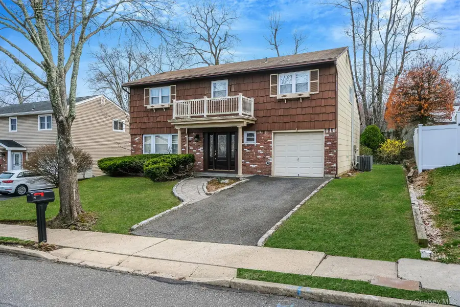 19 Woodoak Lane, Huntington, NY 11743 - #2