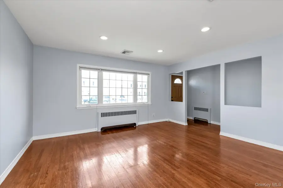 689 Pleasant Avenue, Westbury, NY 11590 - #2