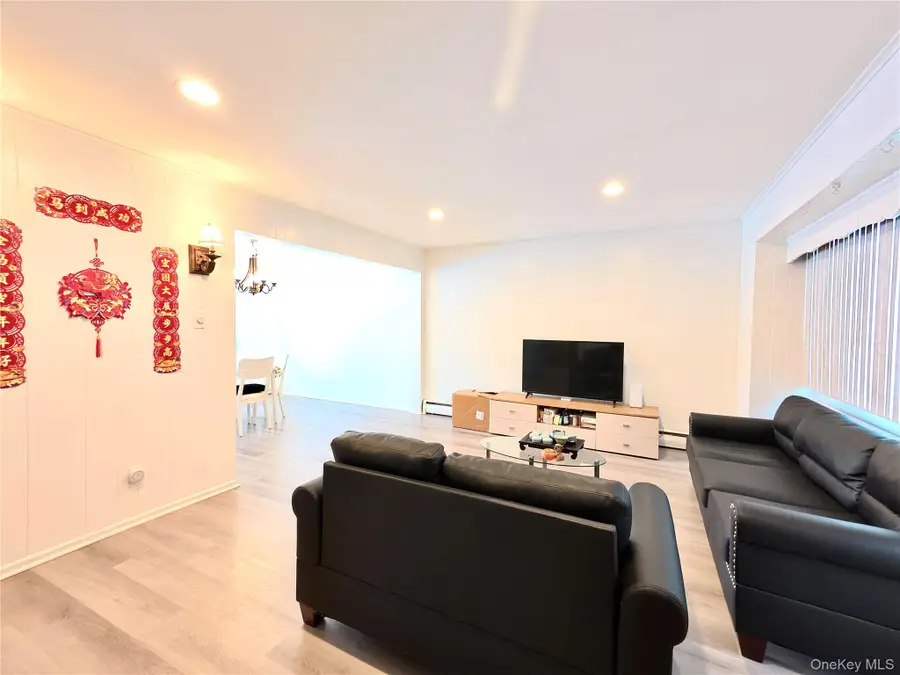 10 Kings Park Road, Commack, NY 11725 - #3