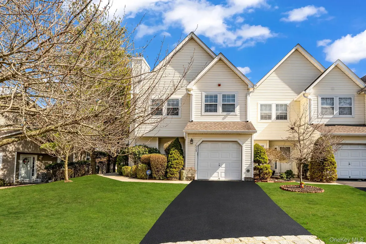 229 Erik Drive, East Setauket, NY 11733 - #1