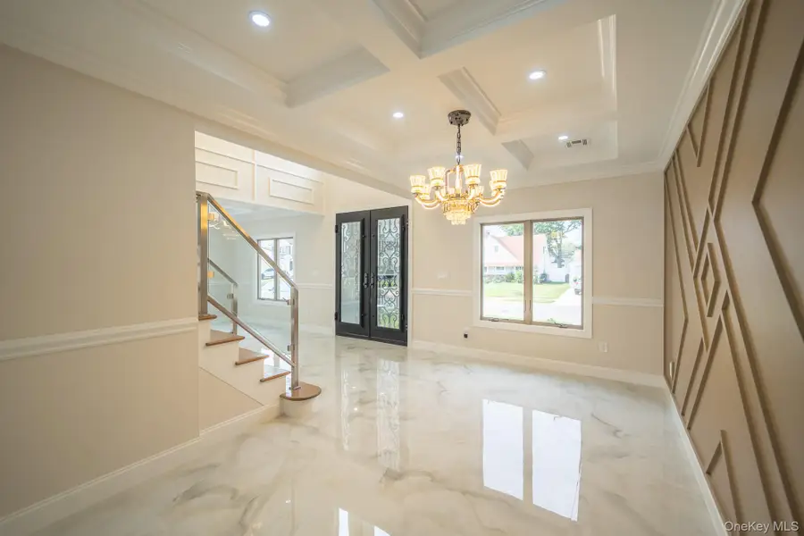 22 Sleepy Lane, Hicksville, NY 11801 - #3