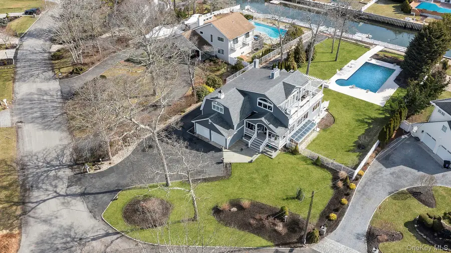 8 Canal Way, Hampton Bays, NY 11946 - #2