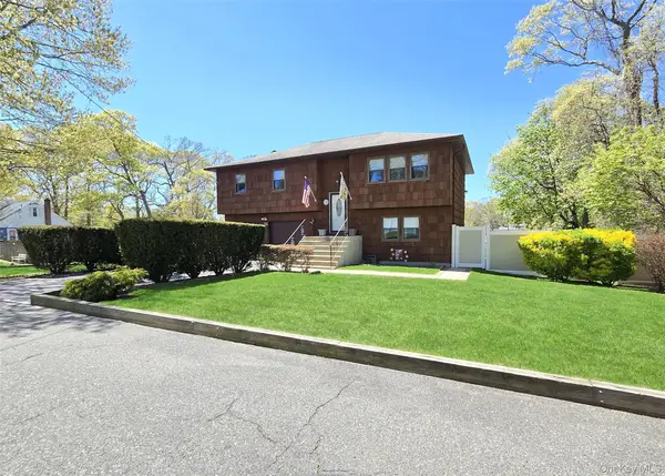 76 Webster Avenue, Ronkonkoma, NY 11779