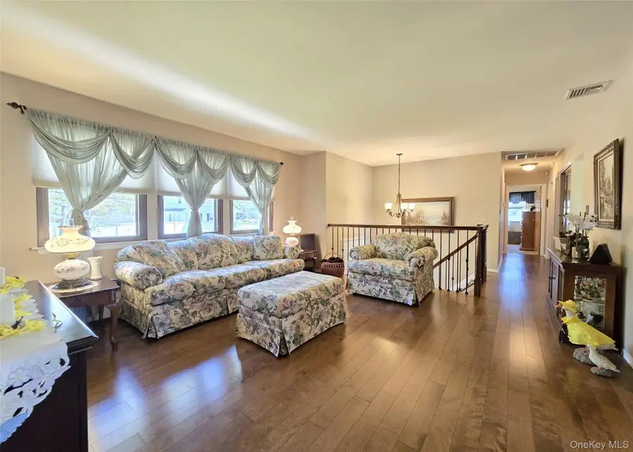 76 Webster Avenue, Ronkonkoma, NY 11779 - #3